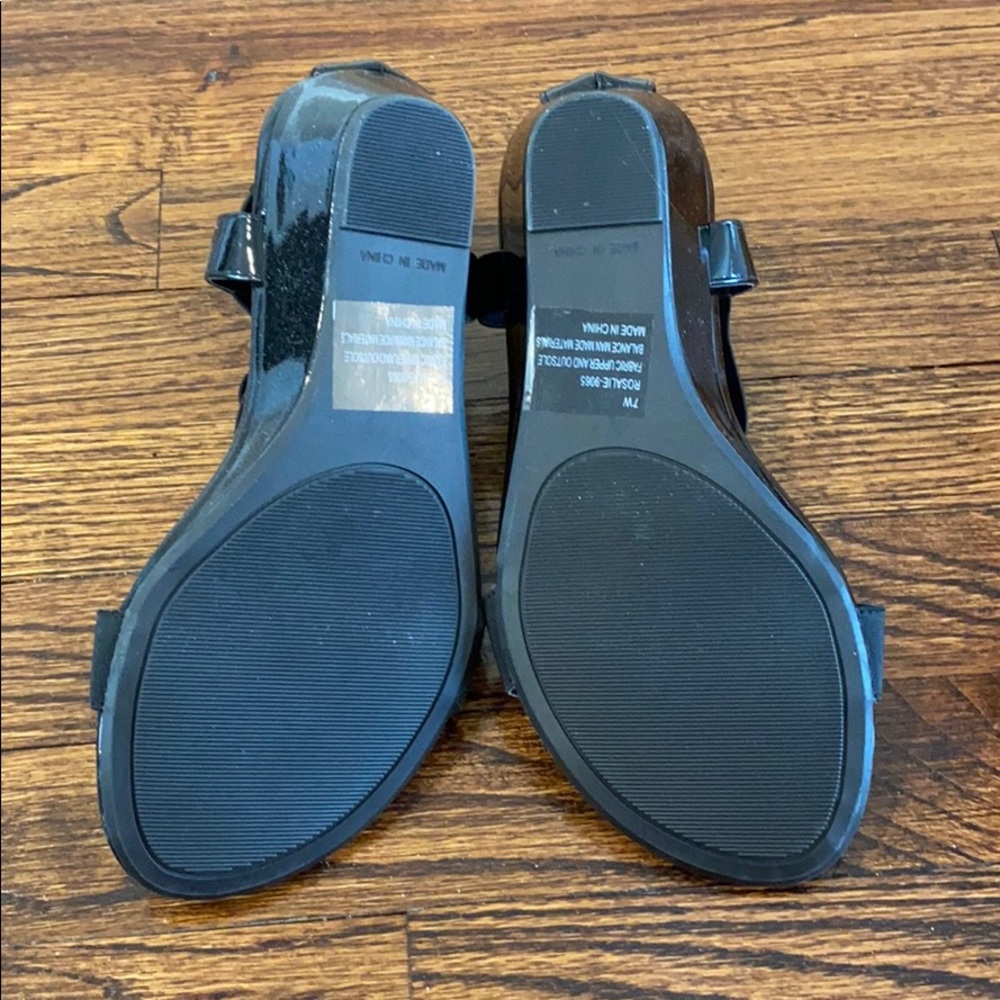 Cloudwalkers by Avenue Black Sandals - Size 7W Women’s 7 wide shoes plus sandal - Picture 3 of 4